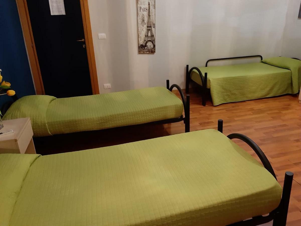 Central Station Inn Ciampino Eksteriør billede